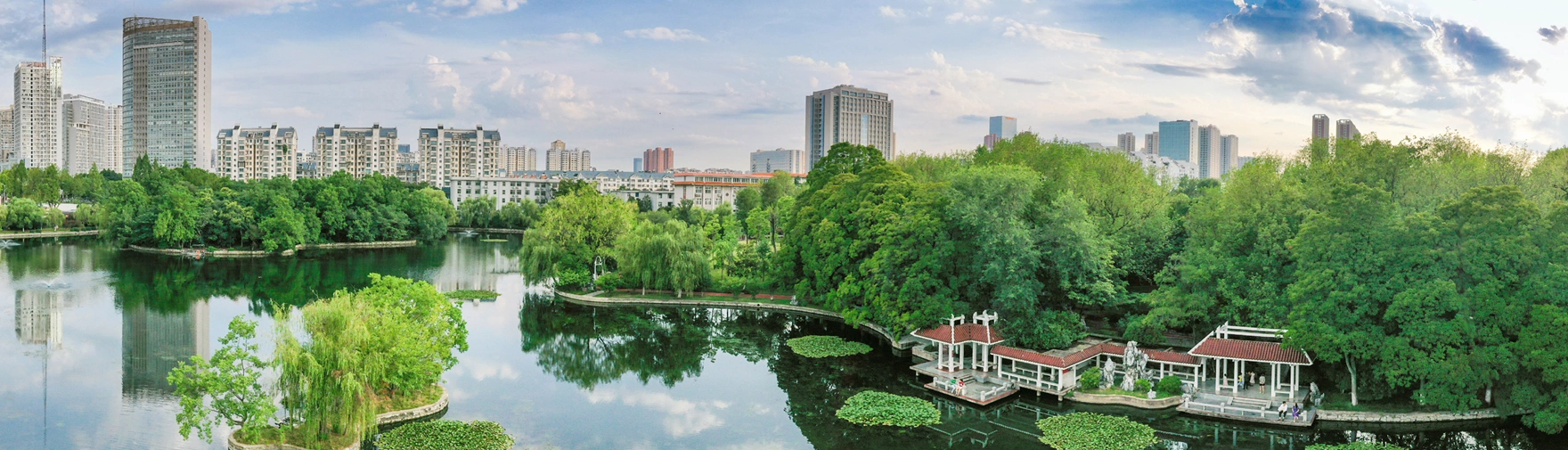 布达佩斯考文纽斯大学