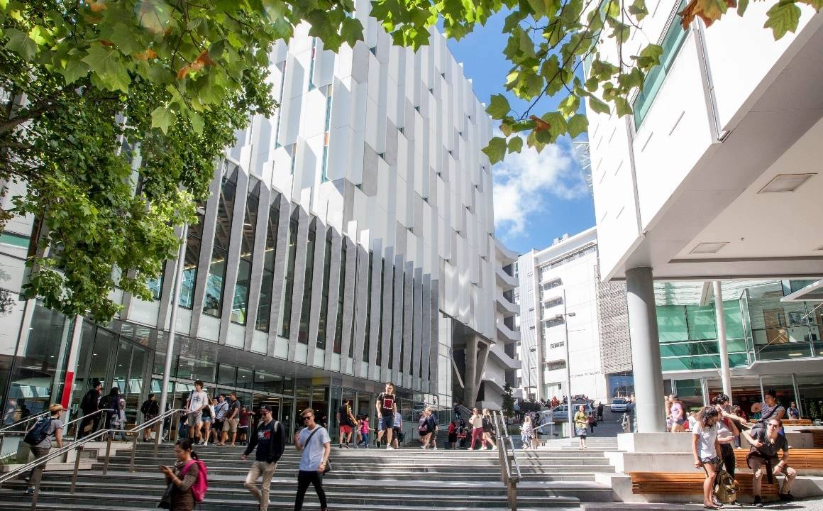 奥克兰理工大学