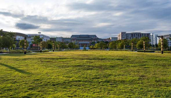 东亚管理学院