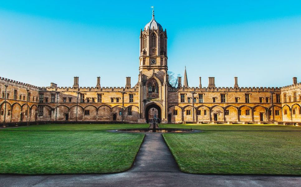 牛津大学