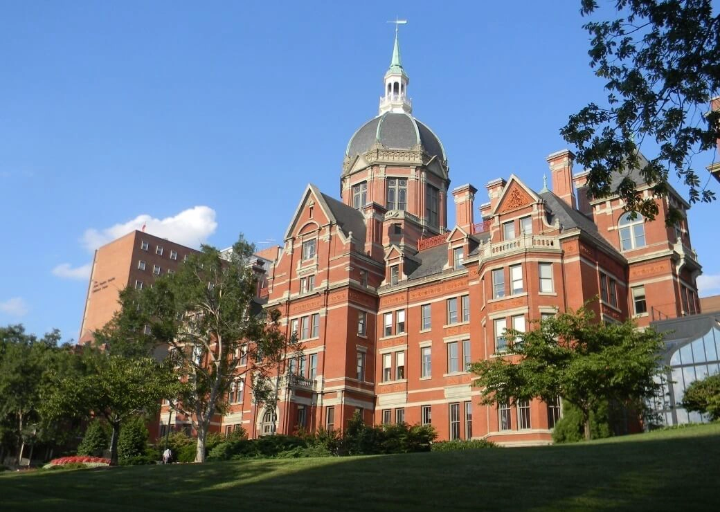 霍普金斯大学