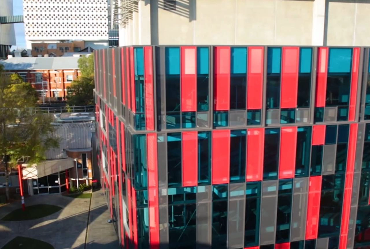 澳大利亚斯威本大学