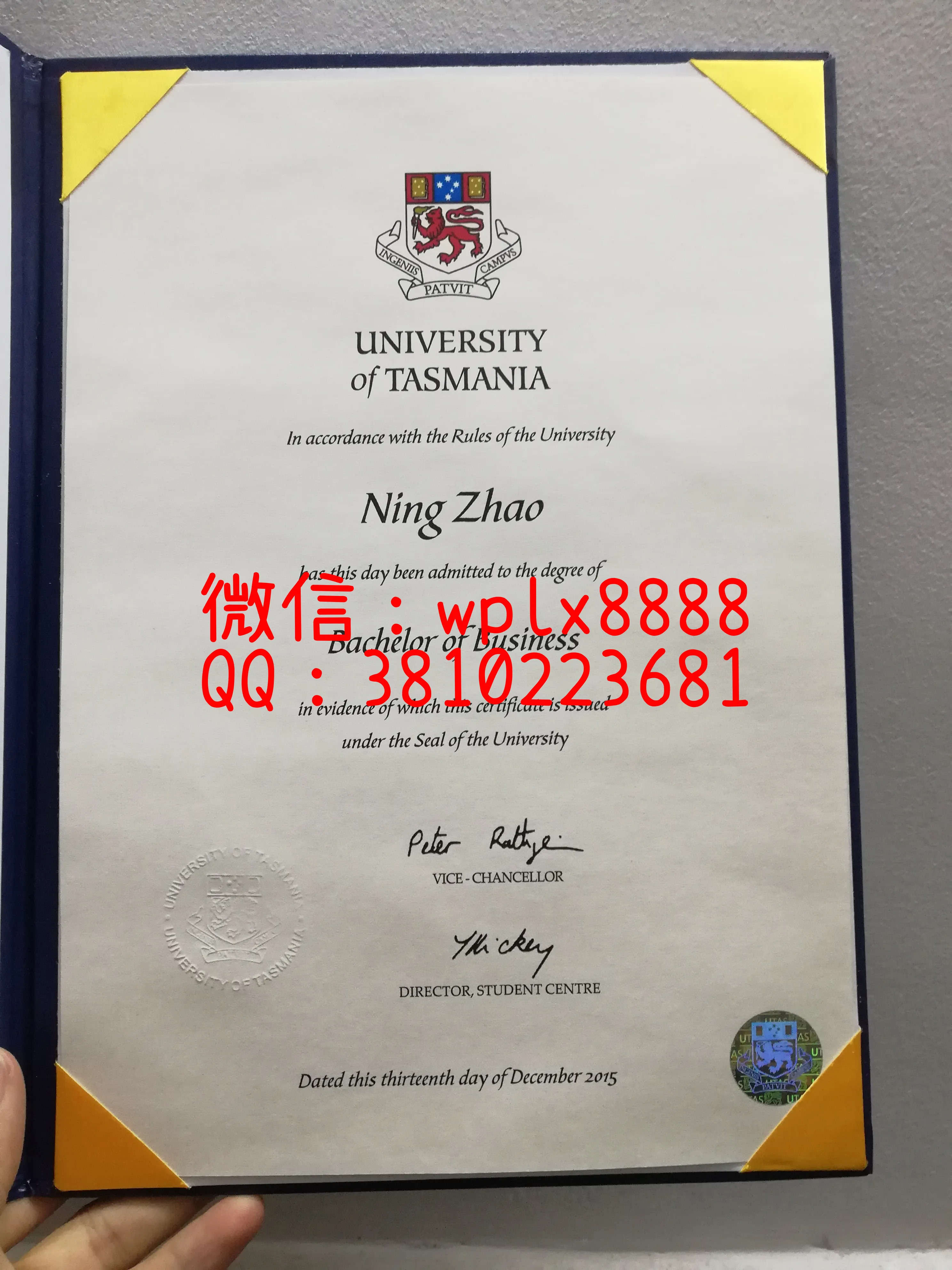 塔斯马尼亚大学毕业证书特写